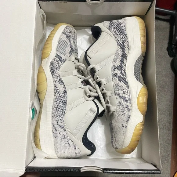 Jordan 11 Retro Low Light Bone Snakeskin Size 12 - Picture 1 of 11